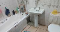 Bathroom 1 of property in Messina