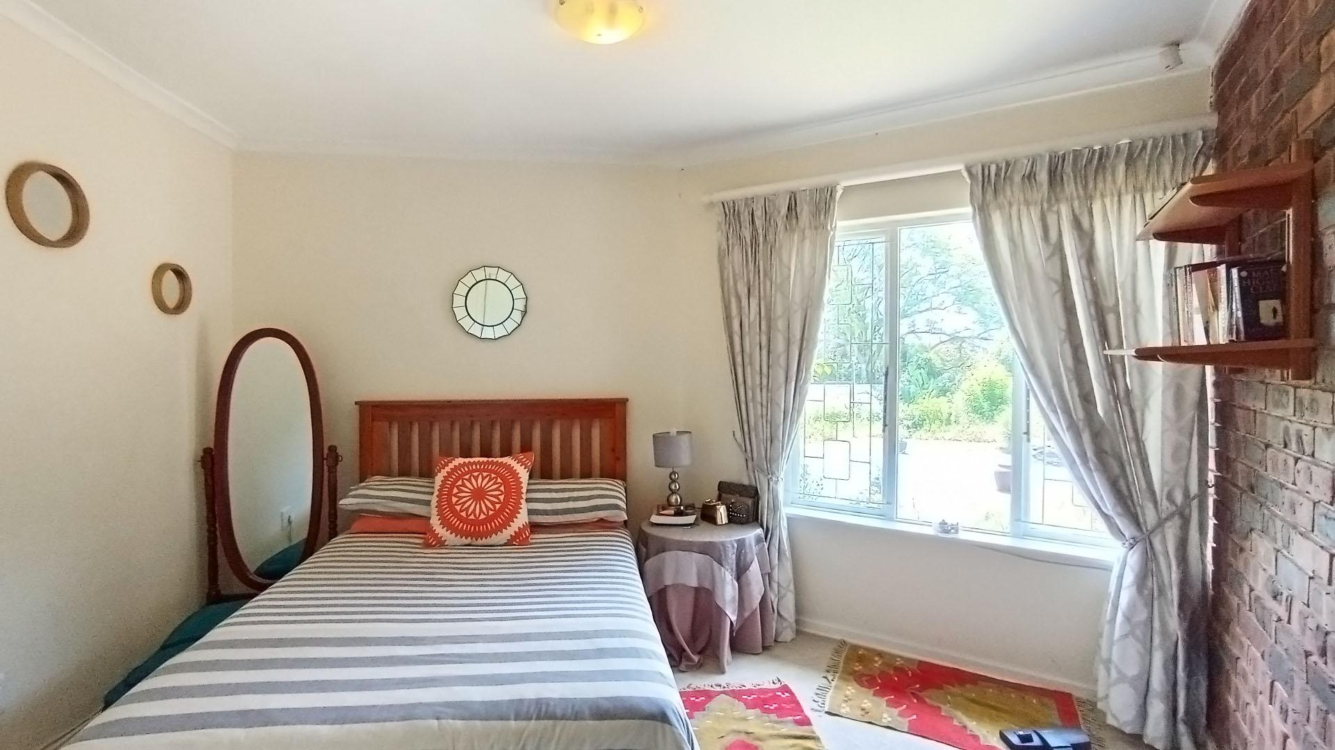 Bed Room 2 - 16 square meters of property in Kloof 
