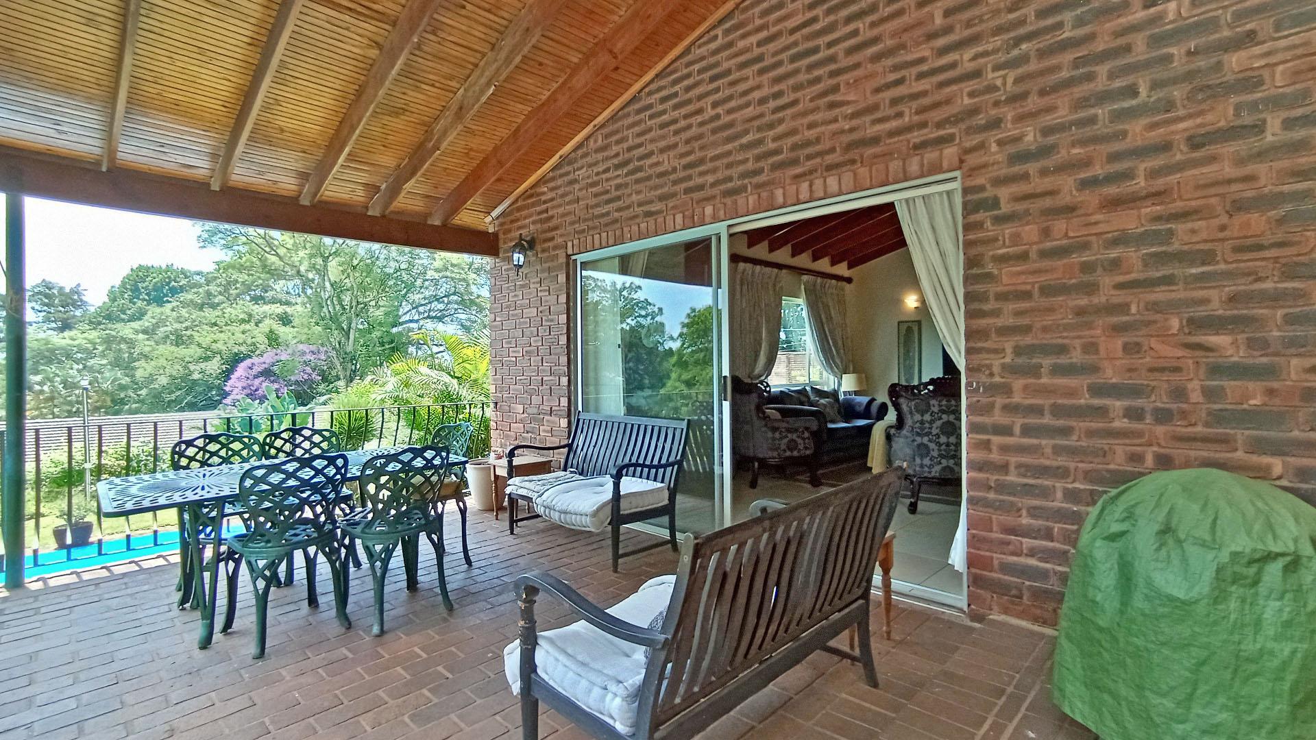 Patio - 29 square meters of property in Kloof 