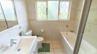 Bathroom 1 - 6 square meters of property in Kloof 