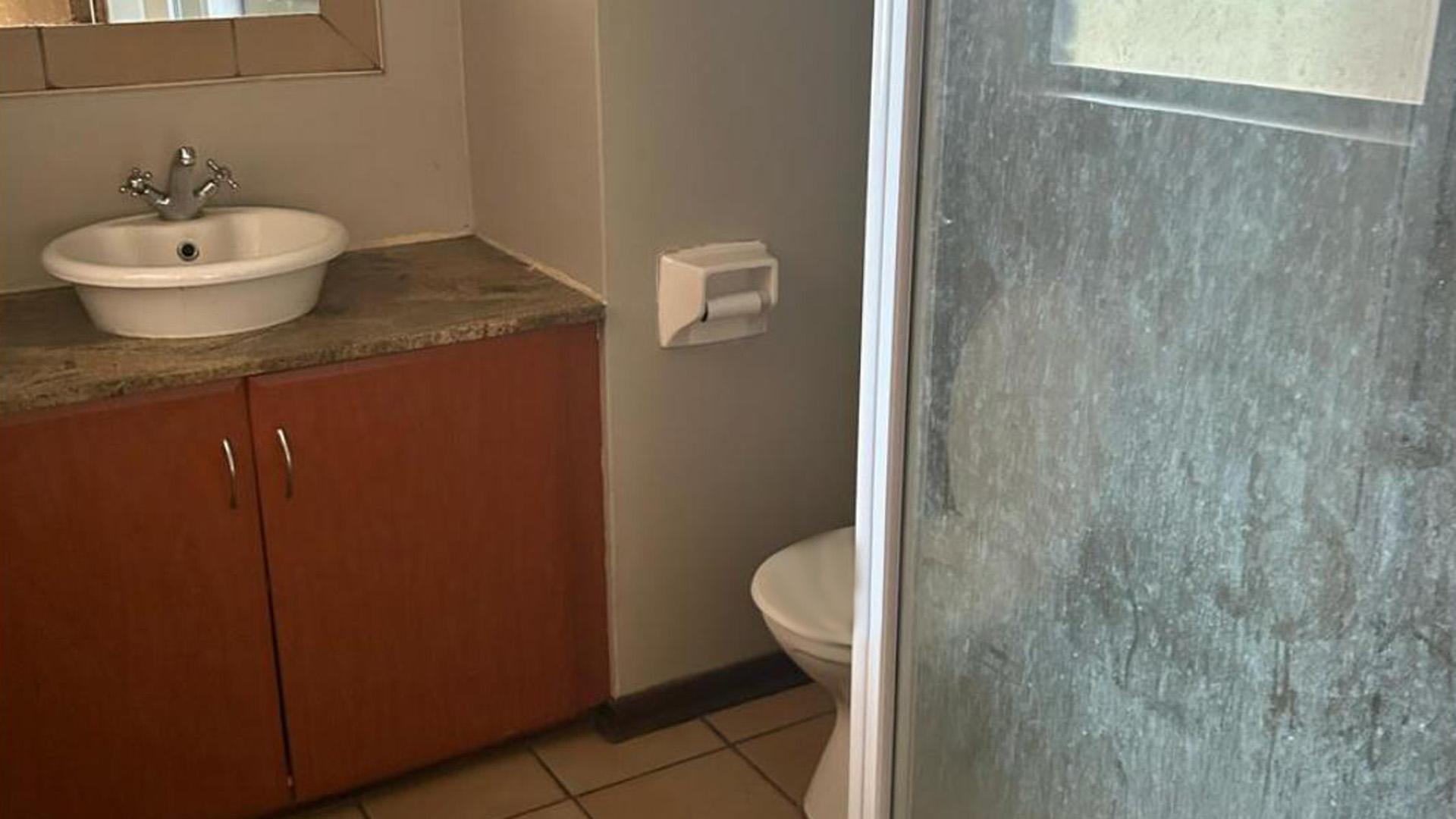 Bathroom 1 of property in Dassierand