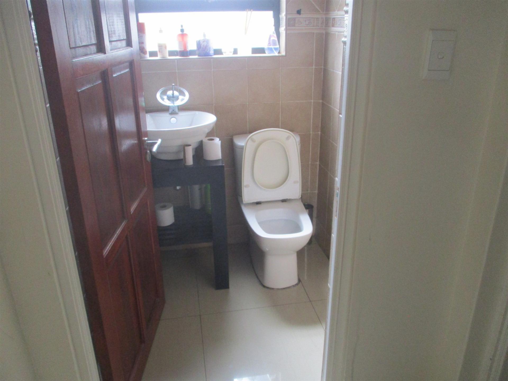 Bathroom 3+ of property in Blue Valley Golf Estate