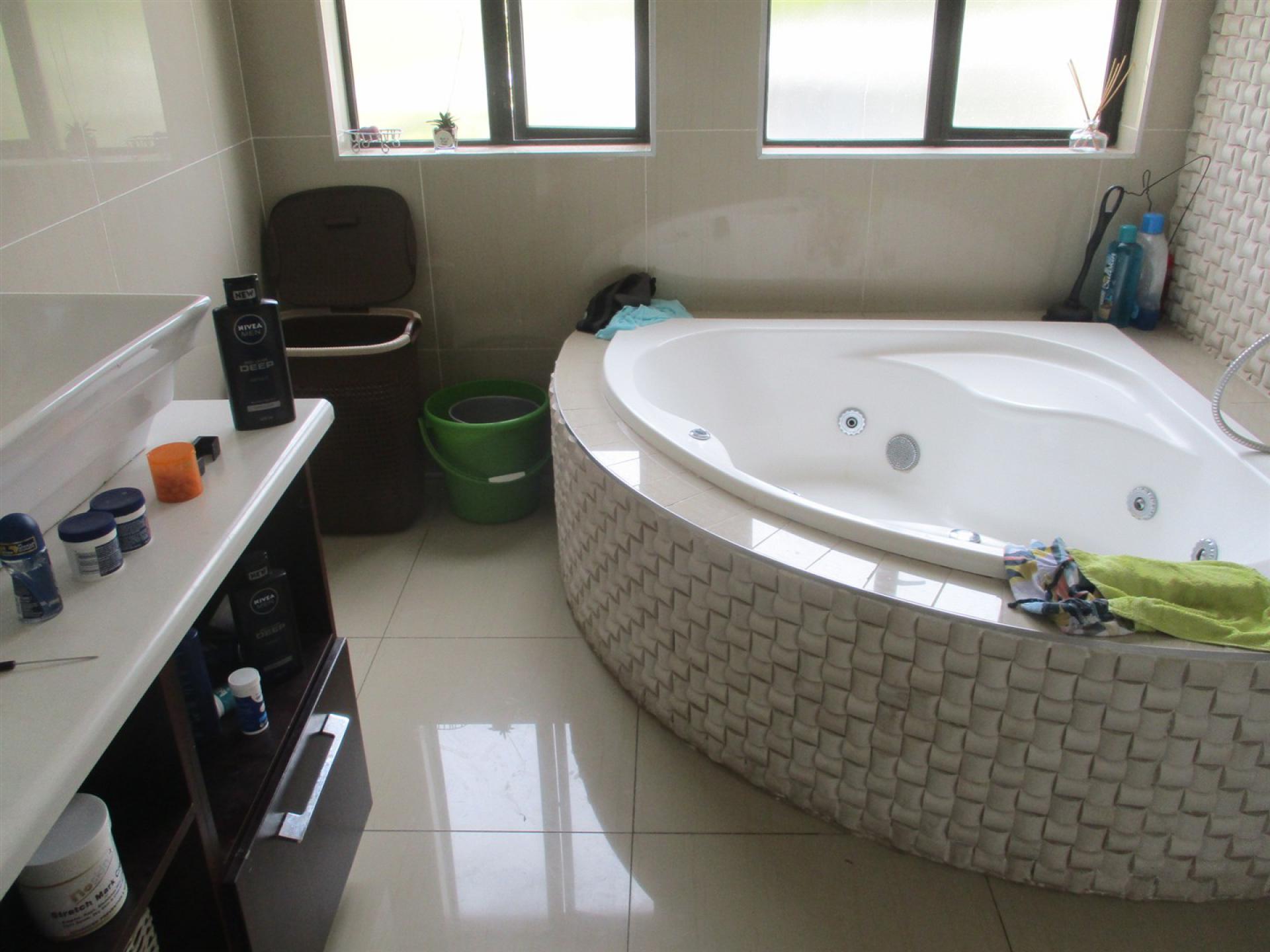 Bathroom 3+ of property in Blue Valley Golf Estate