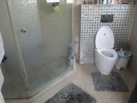 Bathroom 1 of property in Blue Valley Golf Estate