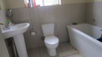 Bathroom 1 - 4 square meters of property in Greenstone Hill