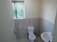 Bathroom 2 of property in Greenstone Hill