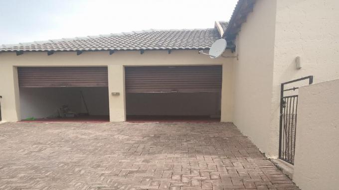3 Bedroom Simplex to Rent in Northgate (JHB) - Property to rent - MR372592
