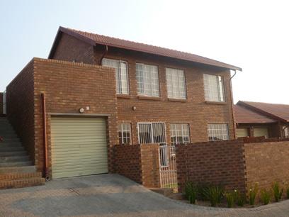 2 Bedroom Simplex for Sale For Sale in The Reeds - Home Sell - MR37278