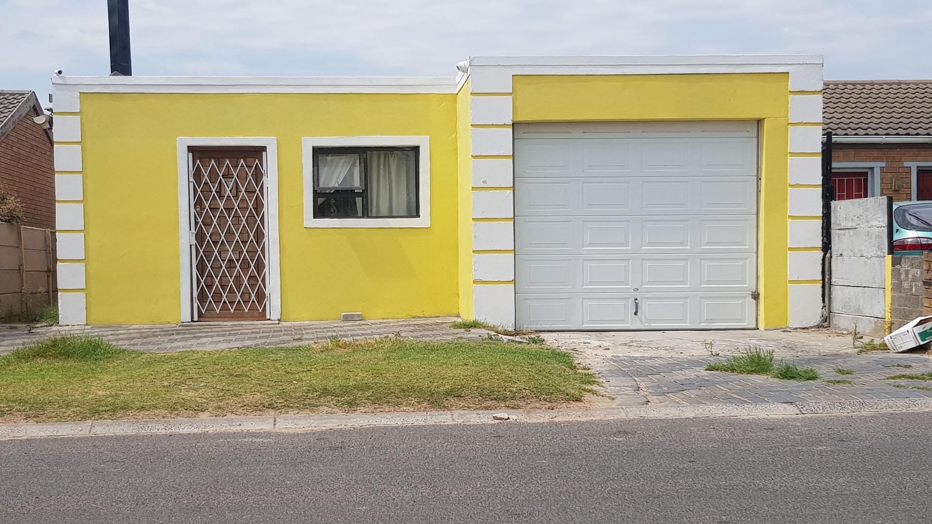 Front View of property in Bernadino Heights