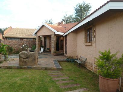 3 Bedroom Duet for Sale For Sale in Garsfontein - Home Sell - MR37315