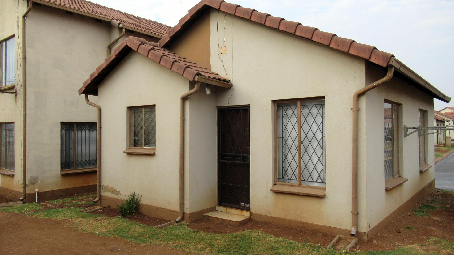Standard Bank EasySell 2 Bedroom House for Sale in Clayville