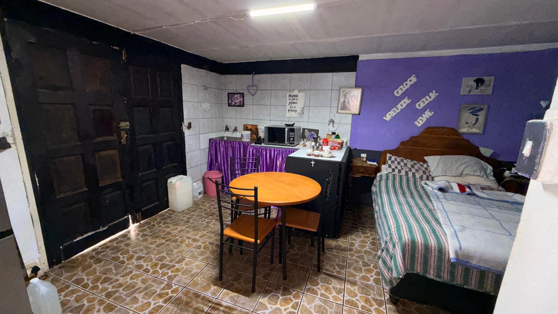 Bed Room 1 of property in Reyno Ridge