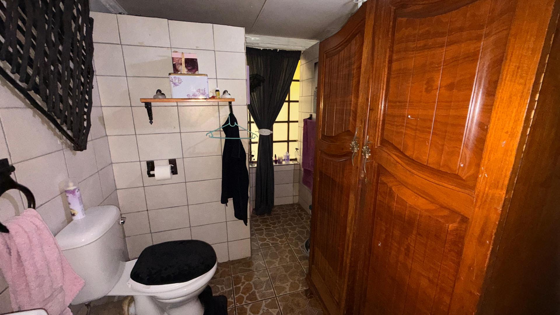 Bathroom 1 of property in Reyno Ridge