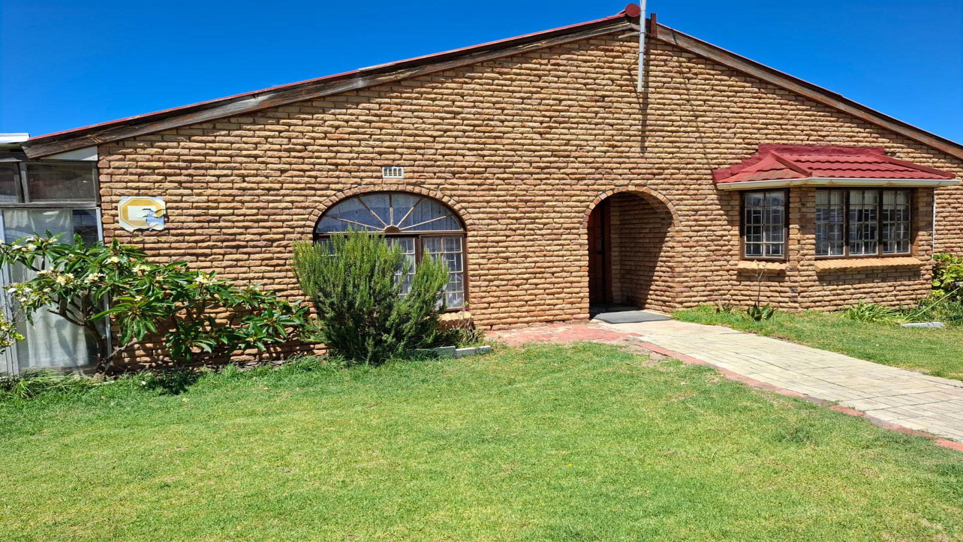 Front View of property in Hermanus