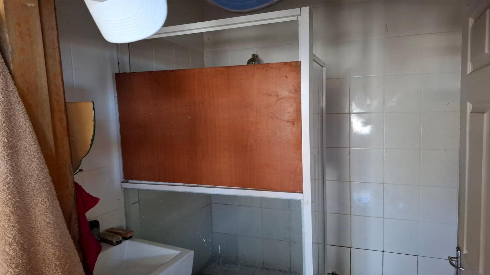 Bathroom 3+ of property in Hermanus