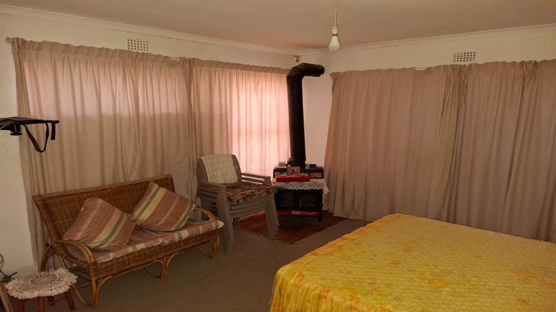 Main Bedroom of property in Hermanus