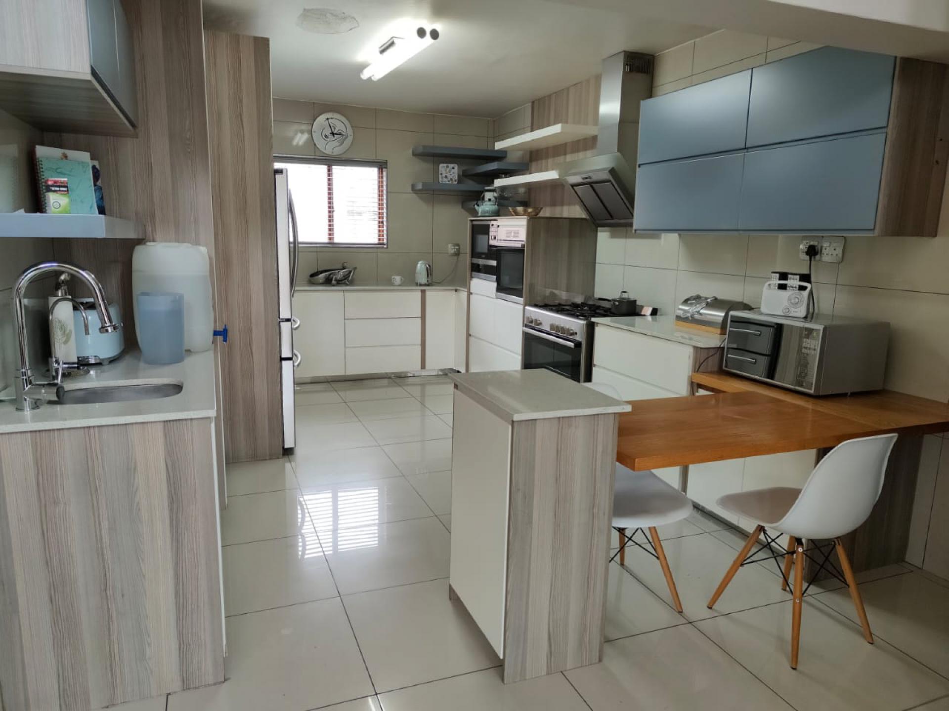 Kitchen of property in Reyno Ridge