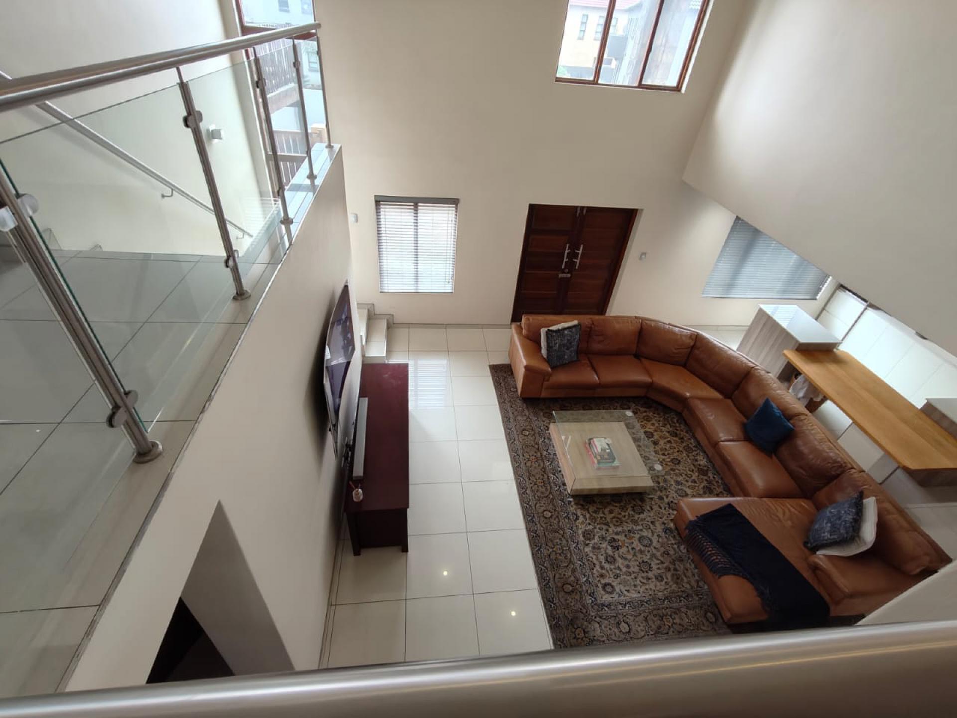 Lounges of property in Reyno Ridge