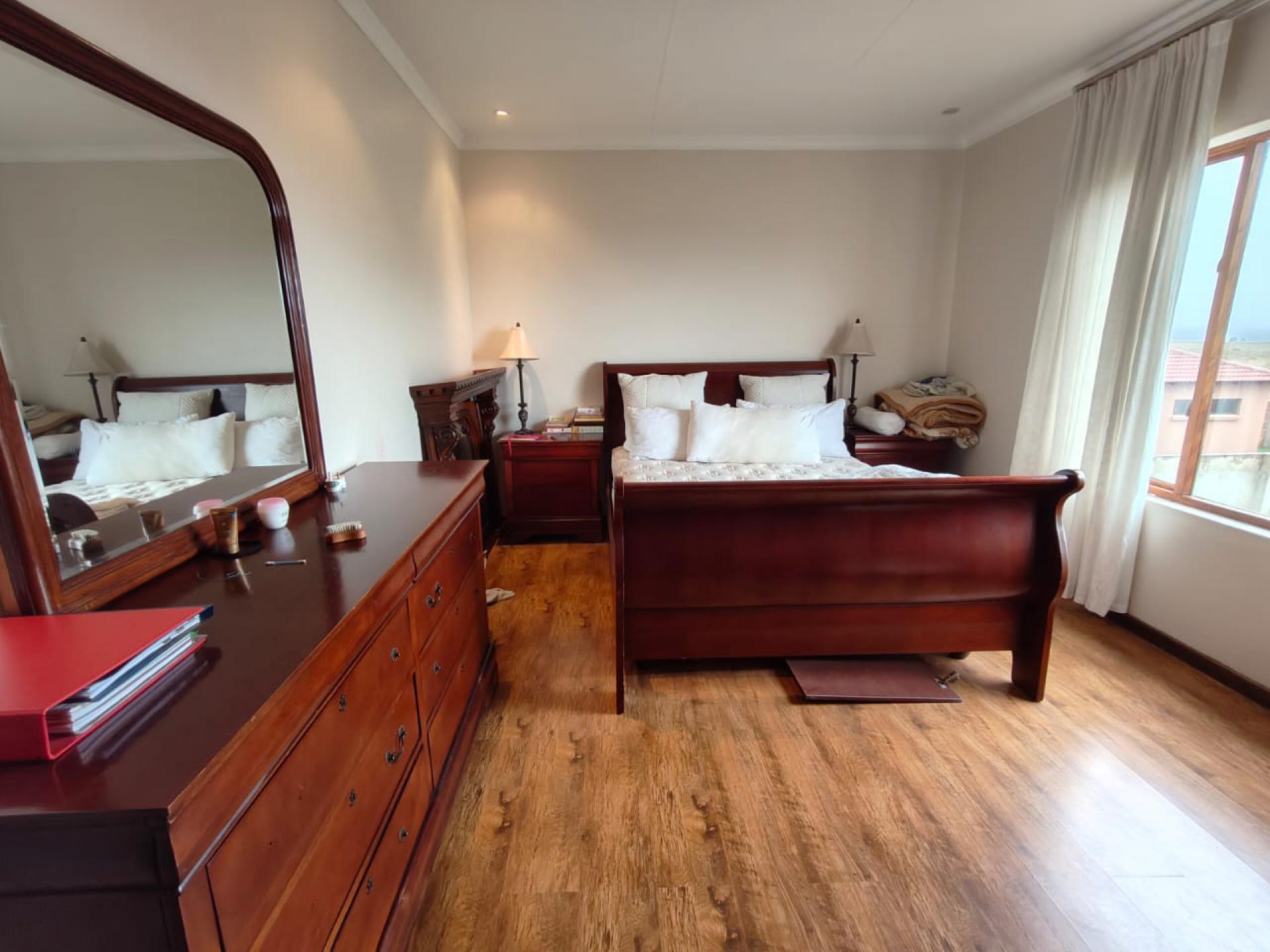 Bed Room 1 of property in Reyno Ridge