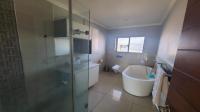 Bathroom 3+ of property in Reyno Ridge