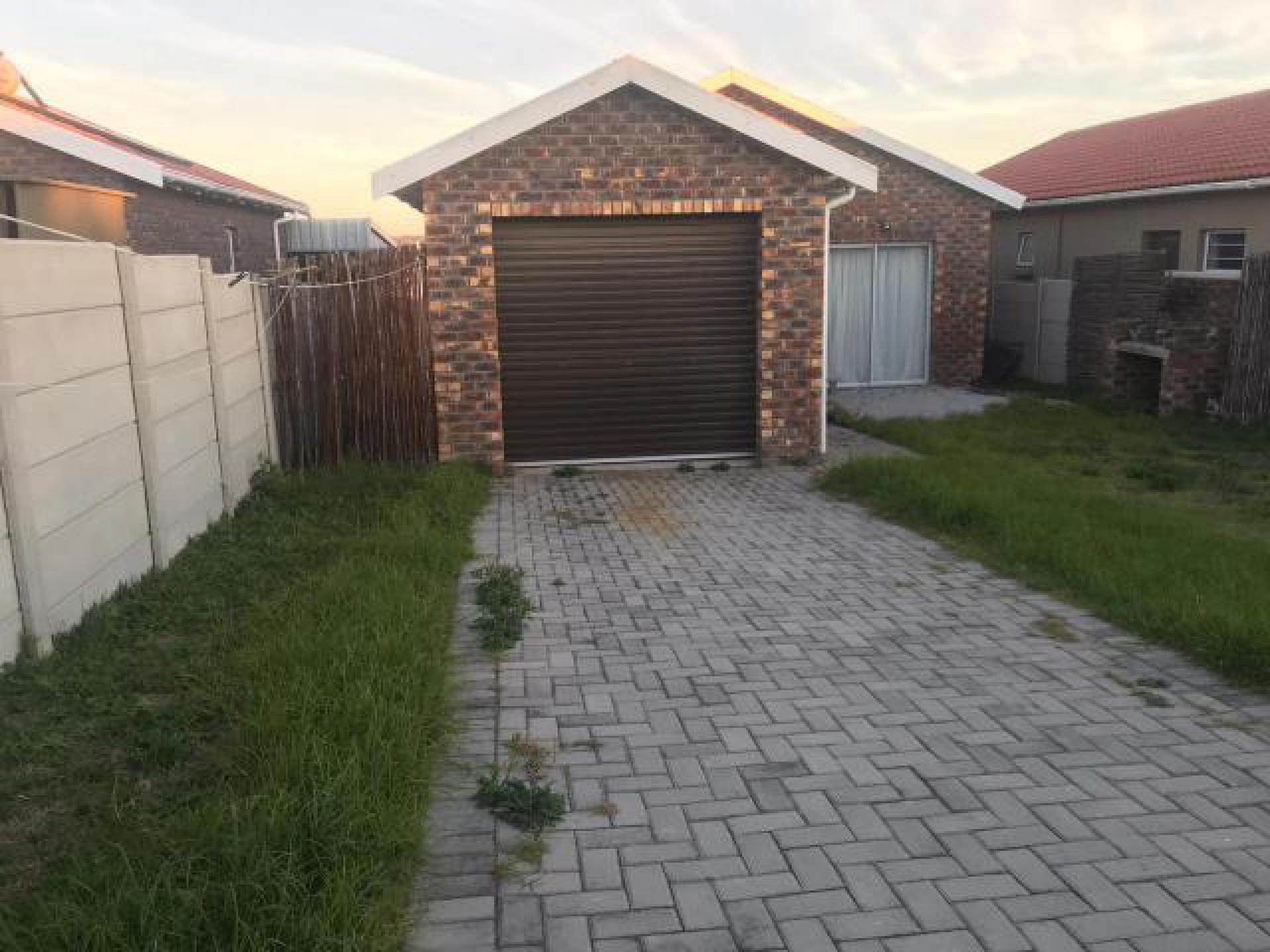 Front View of property in Parsons Vlei