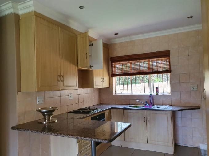 2 Bedroom House to Rent in Bryanston - Property to rent - MR373485