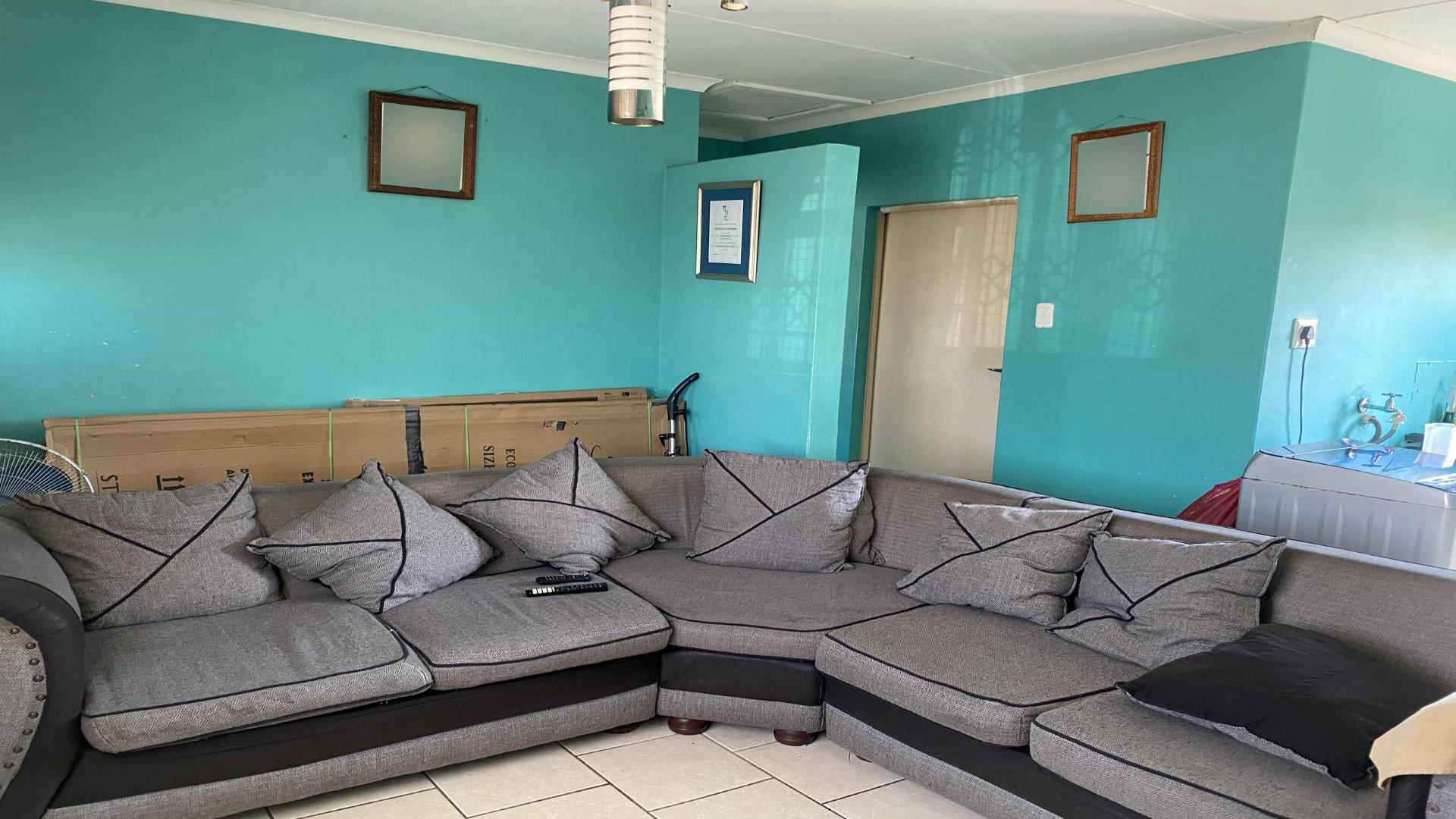 Lounges of property in East London