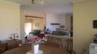 Dining Room - 18 square meters of property in Golf Park