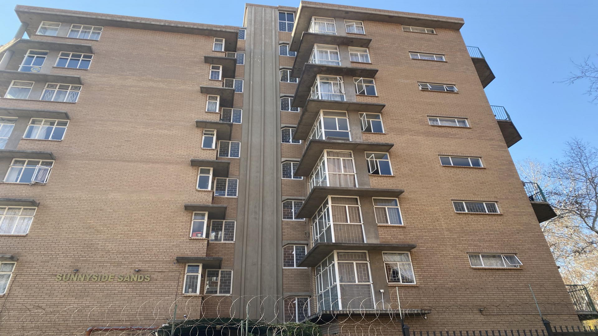 Front View of property in Sunnyside