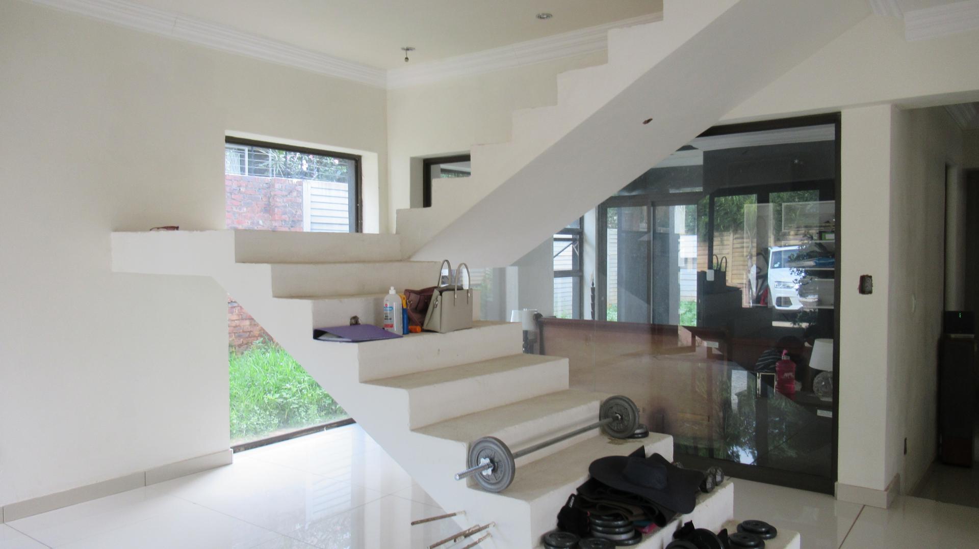 Rooms - 28 square meters of property in Waterkloof Estates