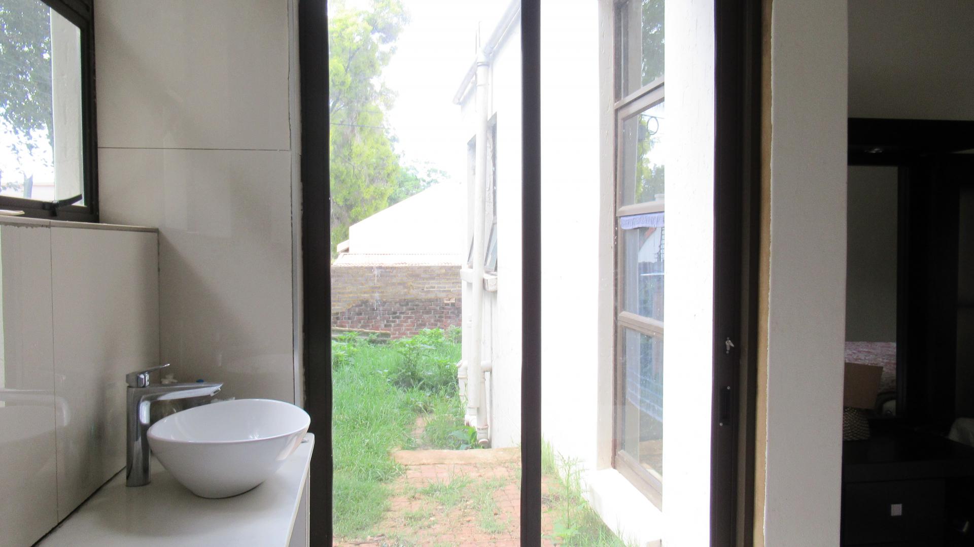Bathroom 1 - 6 square meters of property in Waterkloof Estates