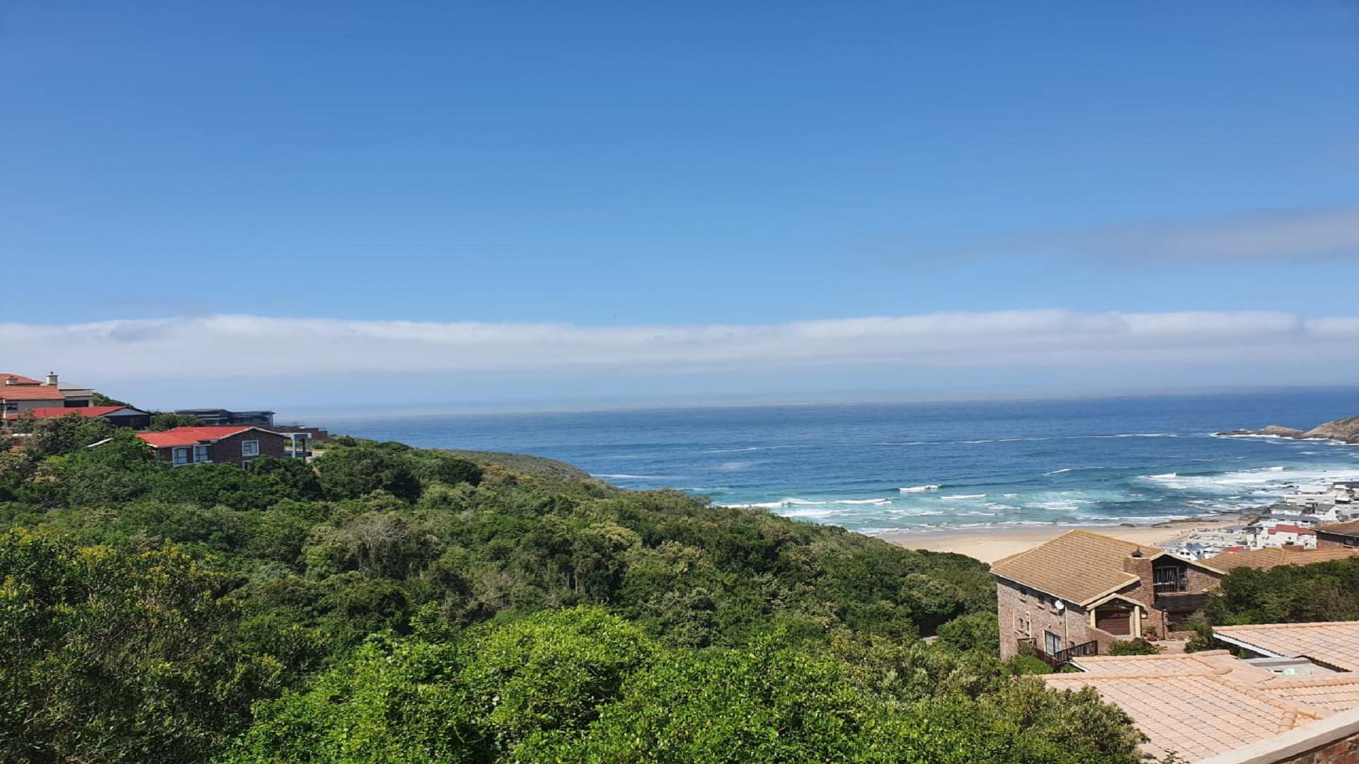 Front View of property in Herolds Bay