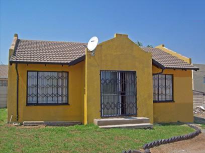 2 Bedroom House for Sale For Sale in Midrand - Private Sale - MR37423