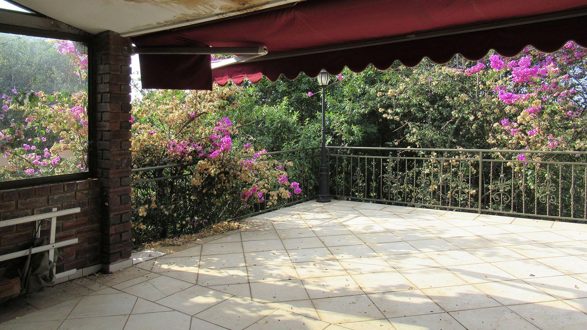 Patio of property in Kloofendal