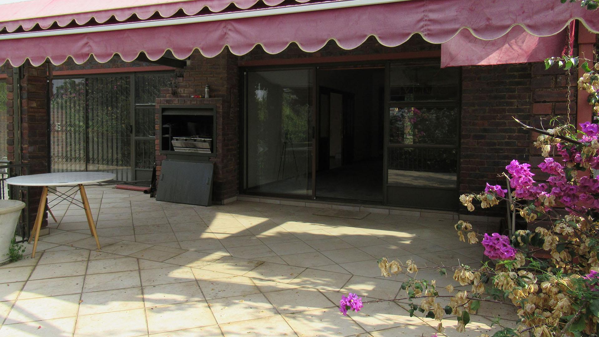 Patio of property in Kloofendal