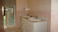 Main Bathroom - 12 square meters of property in Kloofendal