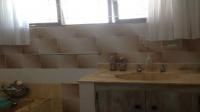 Bathroom 1 - 11 square meters of property in Craigieburn