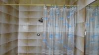 Main Bathroom - 4 square meters of property in Craigieburn