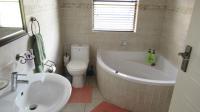 Bathroom 1 - 7 square meters of property in Bartlett AH