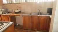 Kitchen - 18 square meters of property in Selection park