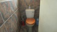 Bathroom 1 - 16 square meters of property in Selection park