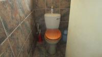 Bathroom 1 - 16 square meters of property in Selection park