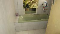 Bathroom 1 - 16 square meters of property in Selection park