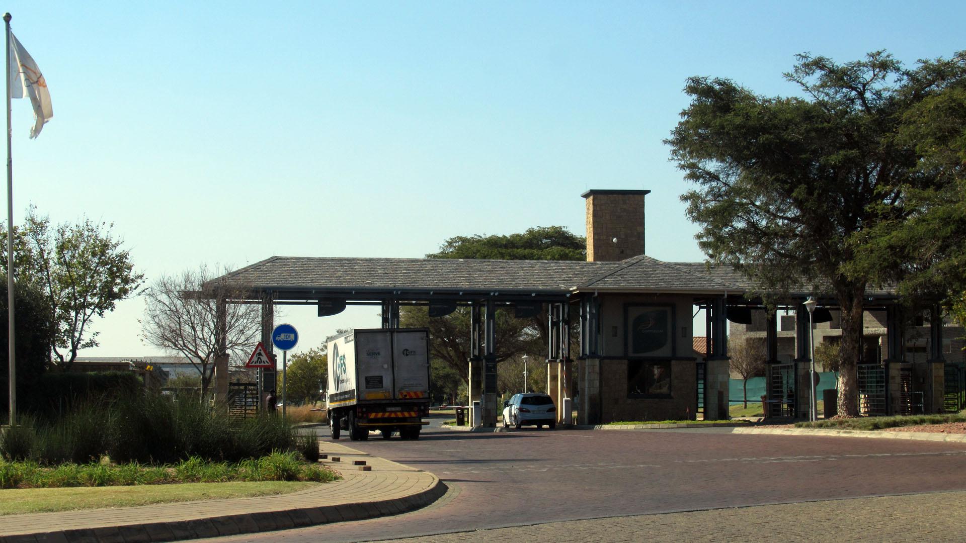 Front View of property in Copperleaf Golf and Country Estate