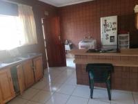 Kitchen - 22 square meters of property in Henley-on-Klip