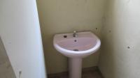 Bathroom 1 - 5 square meters of property in Henley-on-Klip