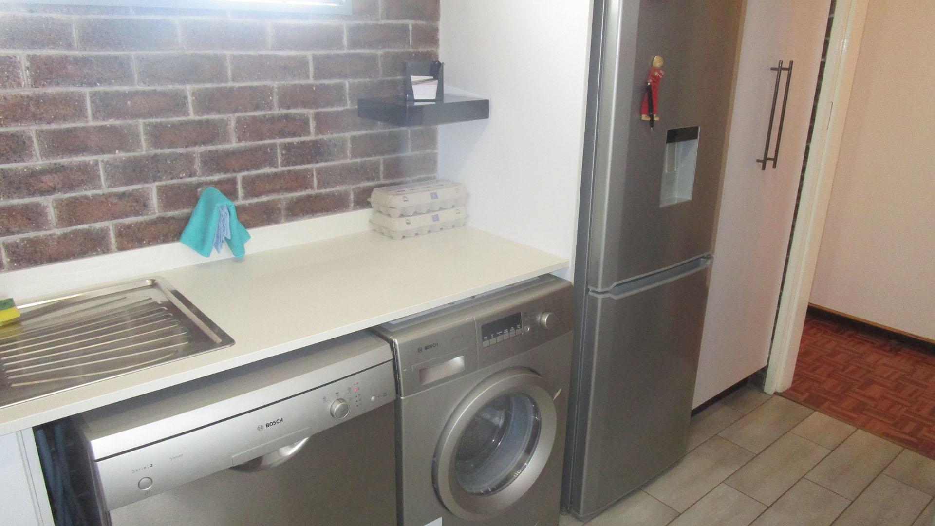 Kitchen - 10 square meters of property in Bedfordview