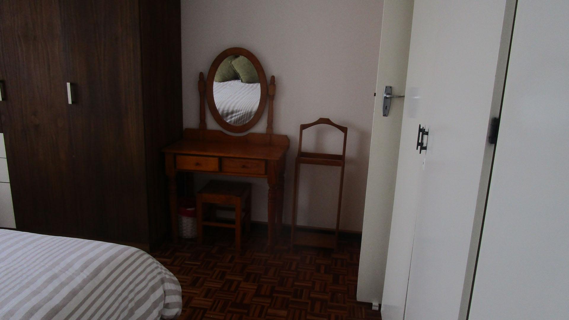 Main Bedroom - 15 square meters of property in Bedfordview