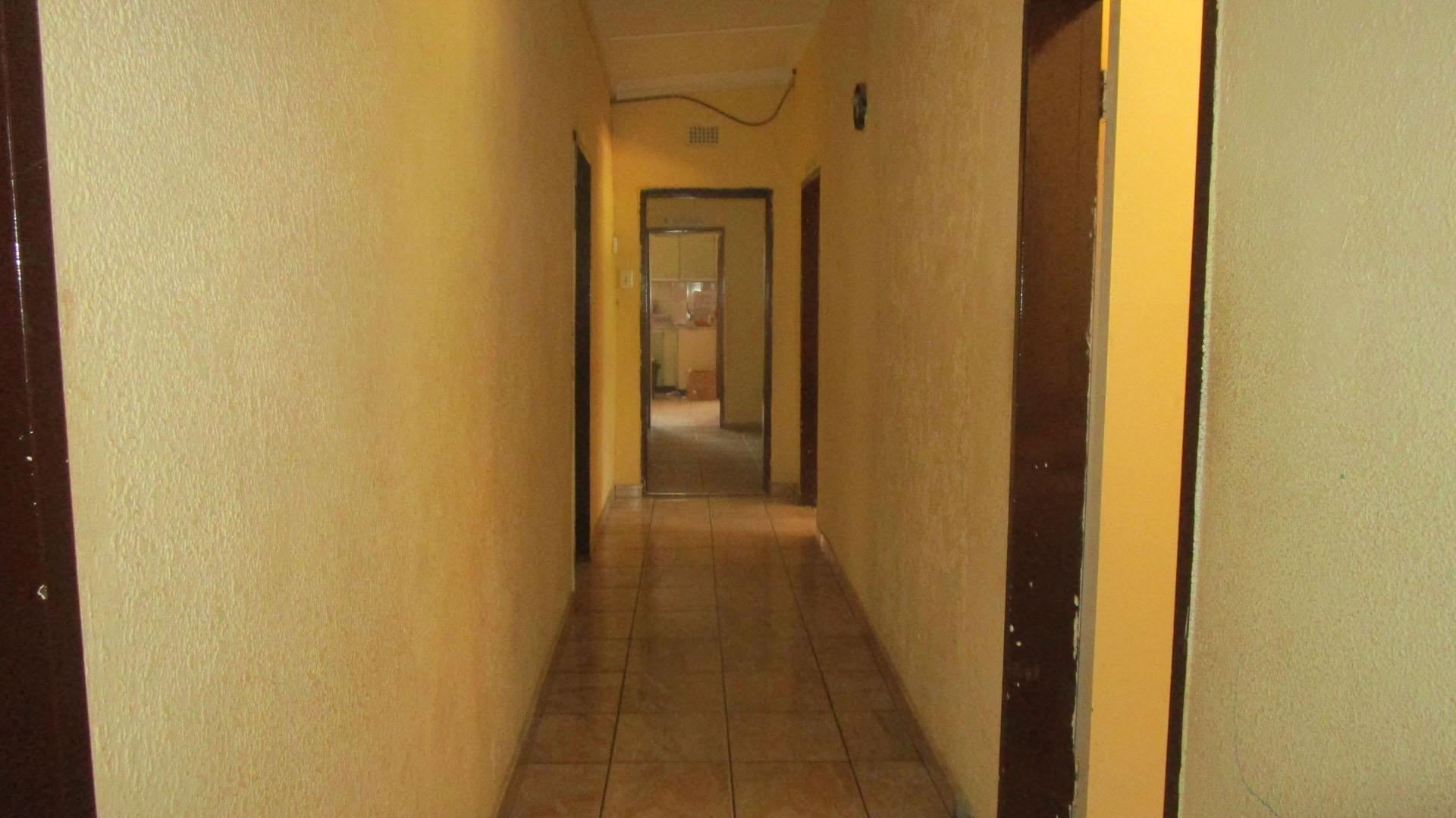 Spaces - 51 square meters of property in Walkerville