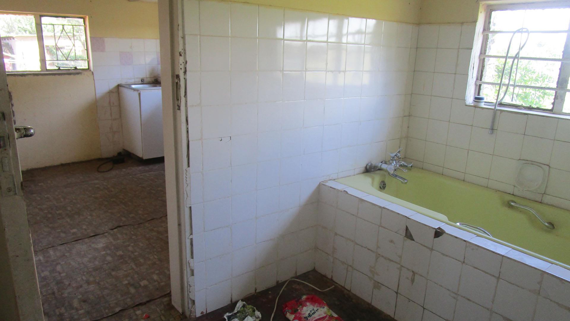Bathroom 1 - 19 square meters of property in Walkerville